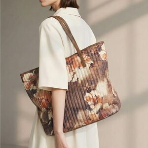 Sondra Robert’s Squared Quilted texture Floral Tote Bag
